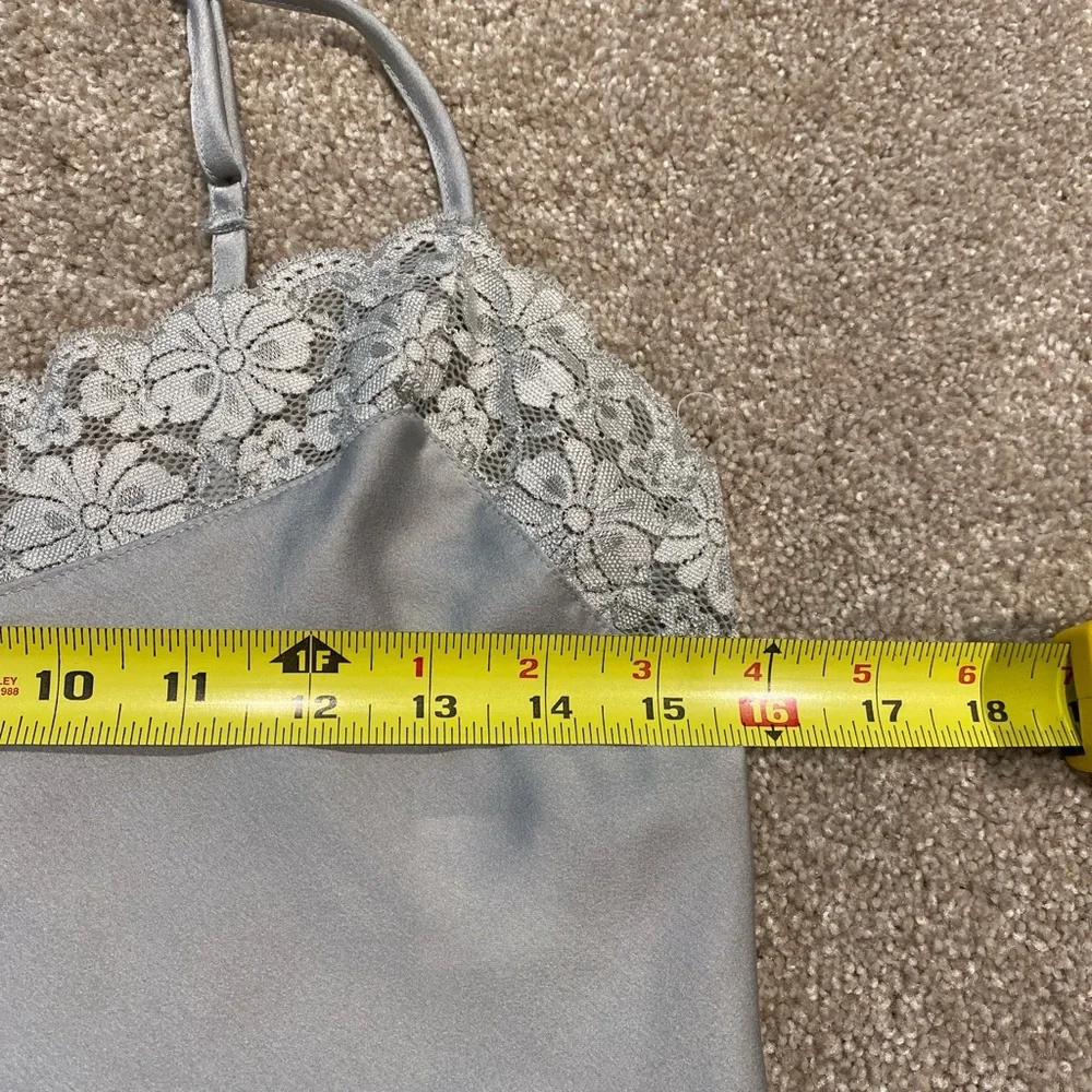 Brandy Melville Dionne‎ Silky Tank Top One Size - Picture 4 of 5